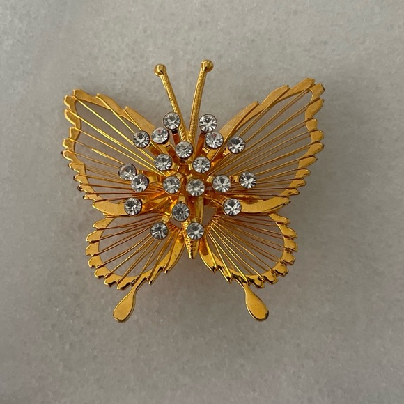 Vintage Monet Gold Tone Butterfly Pin Brooch with rhinestones - Picture 1 of 8